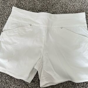 White inc shorts.size 10